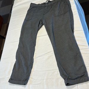 Gap utility soft print black rayon pant. Size small